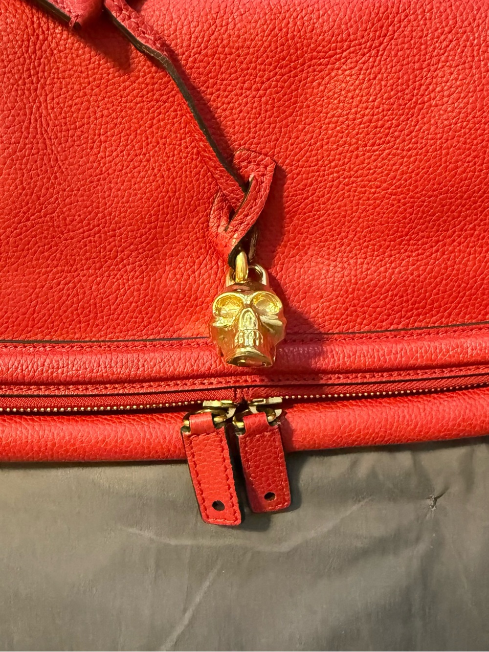 Authentic Alexander McQueen Skull Padlock Clutch - Picture 3 of 11